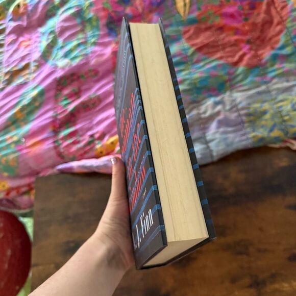 The Woman in the Window AJ Finn Hardback Book - Picture 2 of 4